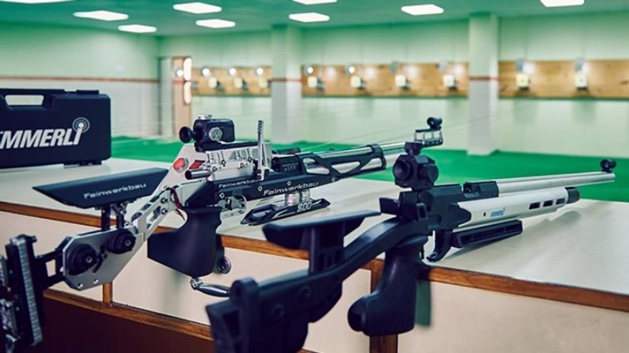 নেইএর দুনিয়ায় আমাল যেন জেদের প্রতীক