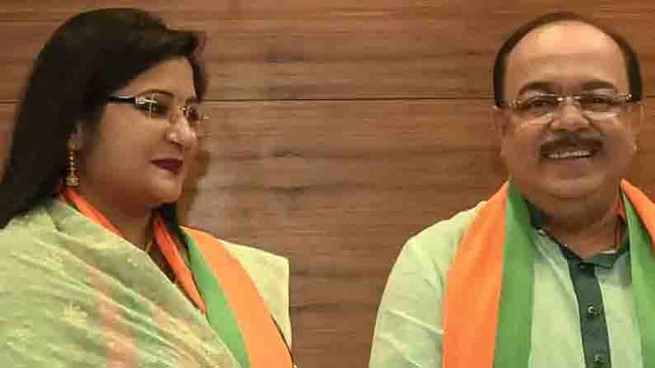 ‘শোভন সর্বহারা... বৈশাখী অন্যের সংসার ভেঙেছে’, সোশ্যাল মিডিয়ায় বিস্ফোরক দেবশ্রী