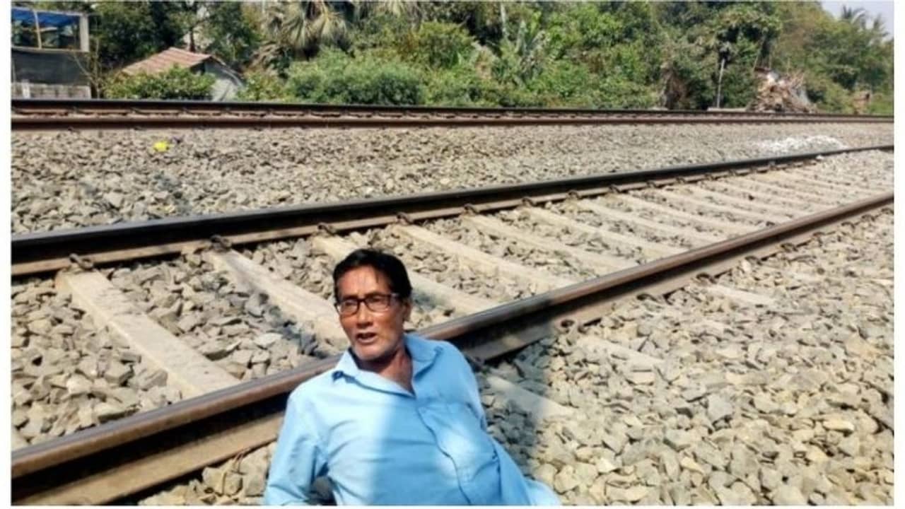দলবদলুকে প্রার্থী করার সম্ভাবনায় রেললাইনে আত্মহত্যার চেষ্টা বিজেপি নেতার