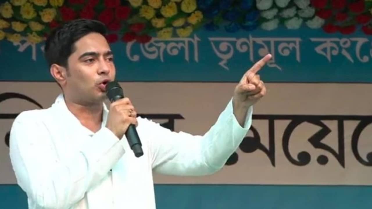 প্রথম দফায় হাত ভেঙেছে, দ্বিতীয় দফায় পা, তৃতীয় দফায় ভাঙবে ঘাড়: অভিষেক