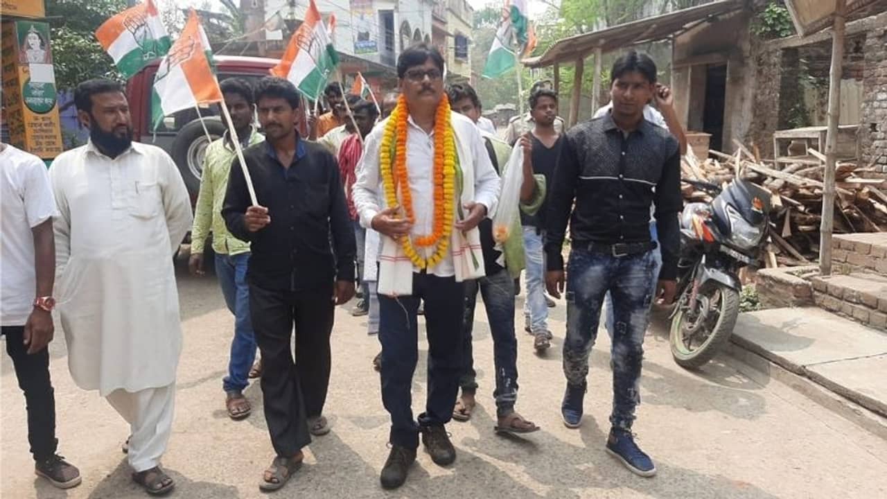 আপনিও দলবদল করবেন না তো? প্রশ্ন শুনে অপ্রস্তুত প্রার্থী