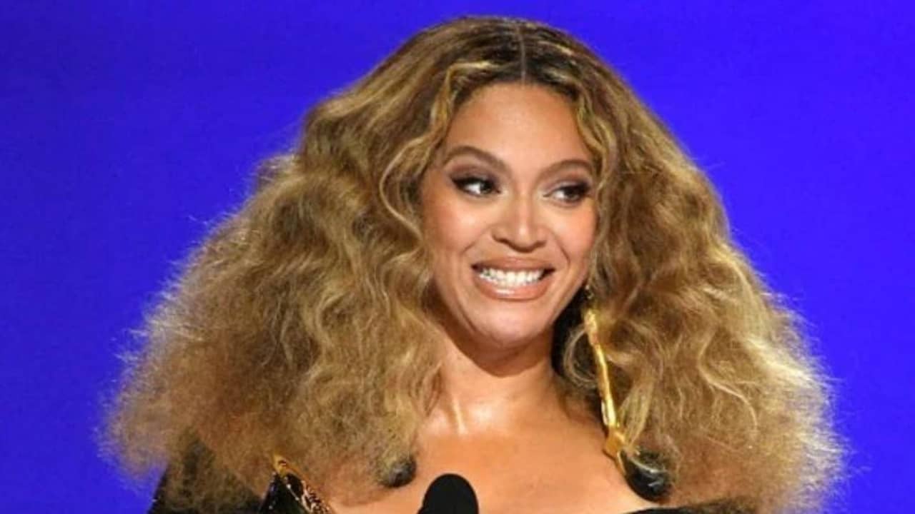 গ্র্যামির মঞ্চে ইতিহাস গড়লেন বিয়ন্সে, ছাপিয়ে গেলেন সব রেকর্ড