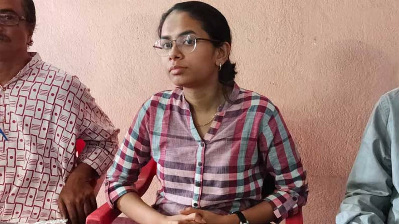 Jamuria Election Results 2021: ভোটে হারলেও করোনা আবহে মাঠেই থাকবেন রেড ভলান্টিয়ার ঐশী ঘোষ