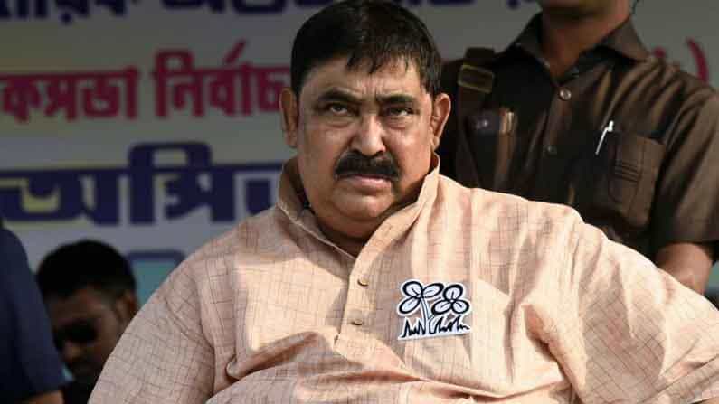 গরুপাচার কাণ্ডে অনুব্রতকে নোটিস সিবিআই-এর, মঙ্গলেই হাজিরার নির্দেশ গরুপাচার কাণ্ডে অনুব্রতকে নোটিস সিবিআই-এর, মঙ্গলেই হাজিরার নির্দেশ