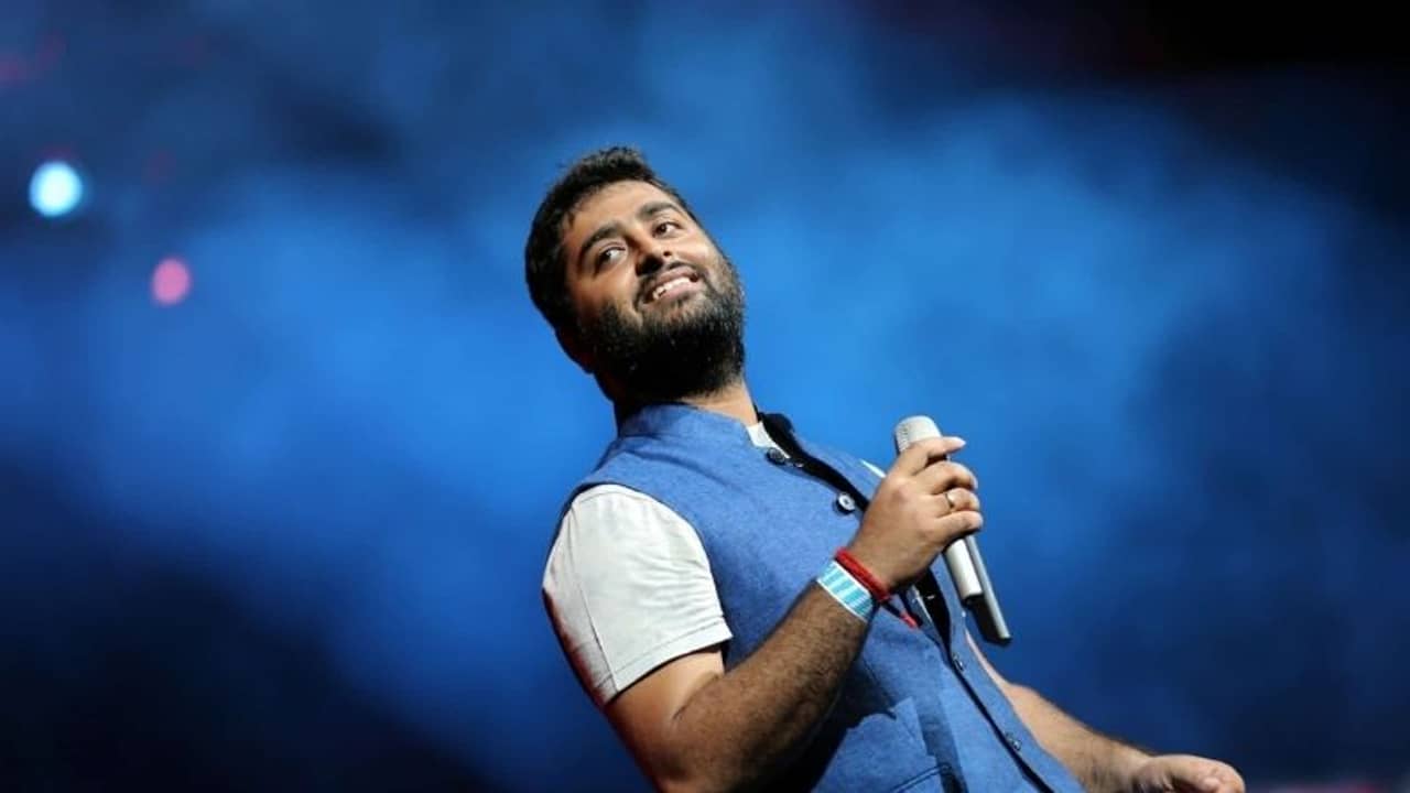 করোনাকালে প্রথম মঞ্চে পারফর্ম করবেন অরিজিৎ সিং; তাও এদেশে নয়, বিদেশে