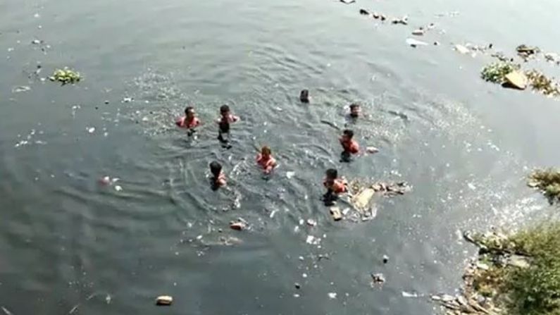নদী থেকে উদ্ধার ল্যাপটপ-হার্ড ডিস্ক, অম্বানীকাণ্ডে স্পষ্ট হচ্ছে ধৃত সচিনের ভূমিকা নদী থেকে উদ্ধার ল্যাপটপ-হার্ড ডিস্ক, অম্বানীকাণ্ডে স্পষ্ট হচ্ছে ধৃত সচিনের ভূমিকা
