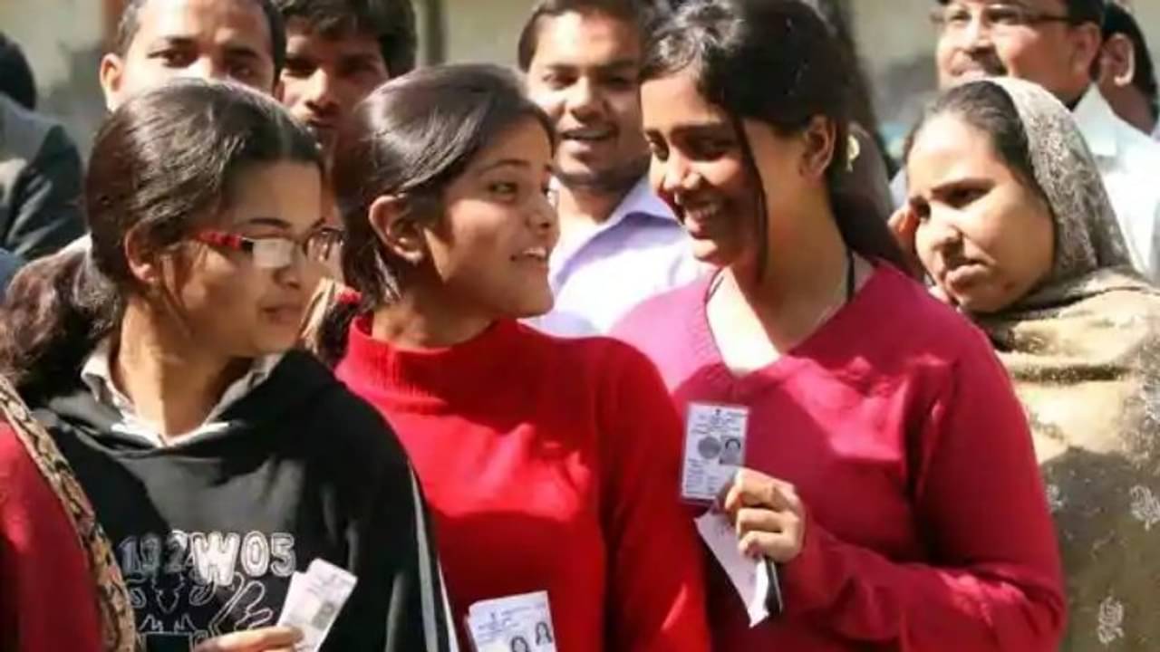 প্রথমবার ভোট দেবেন? আপনার পোলিং বুথ কোনটা জানেন তো?