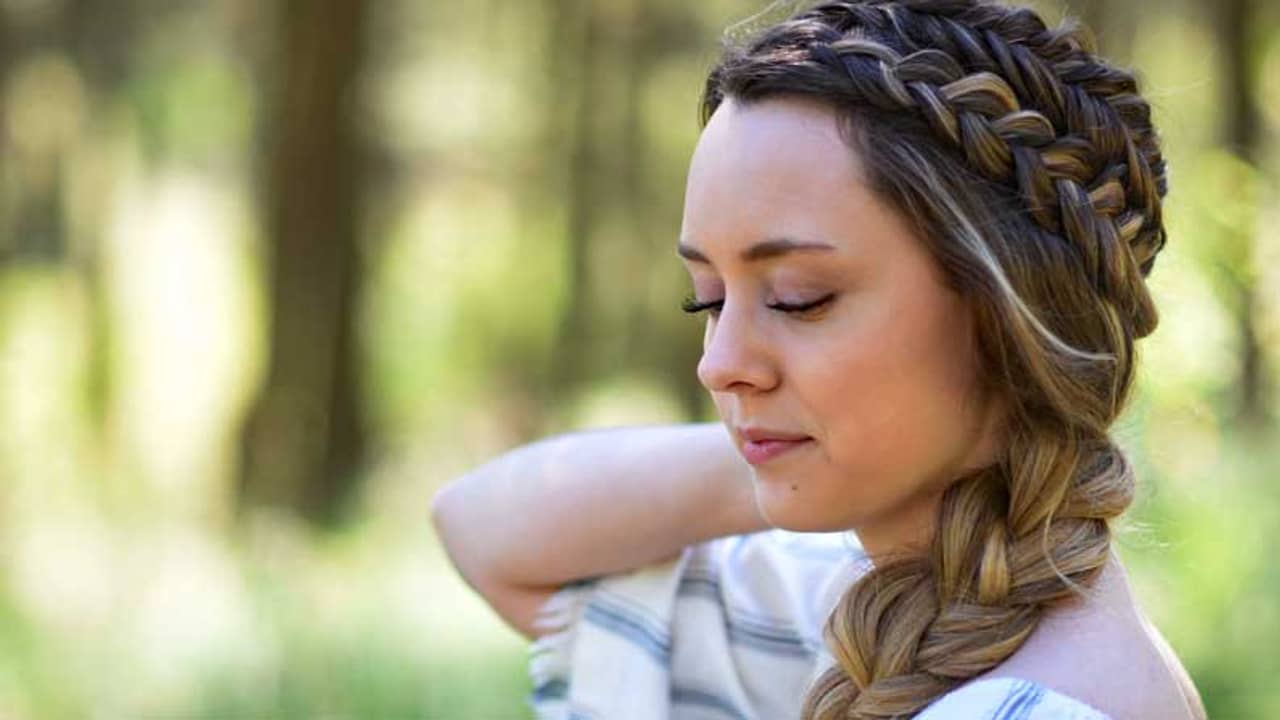 কোন ধরনের রেট্রো হেয়ার স্টাইল আপনাকে মানাবে?