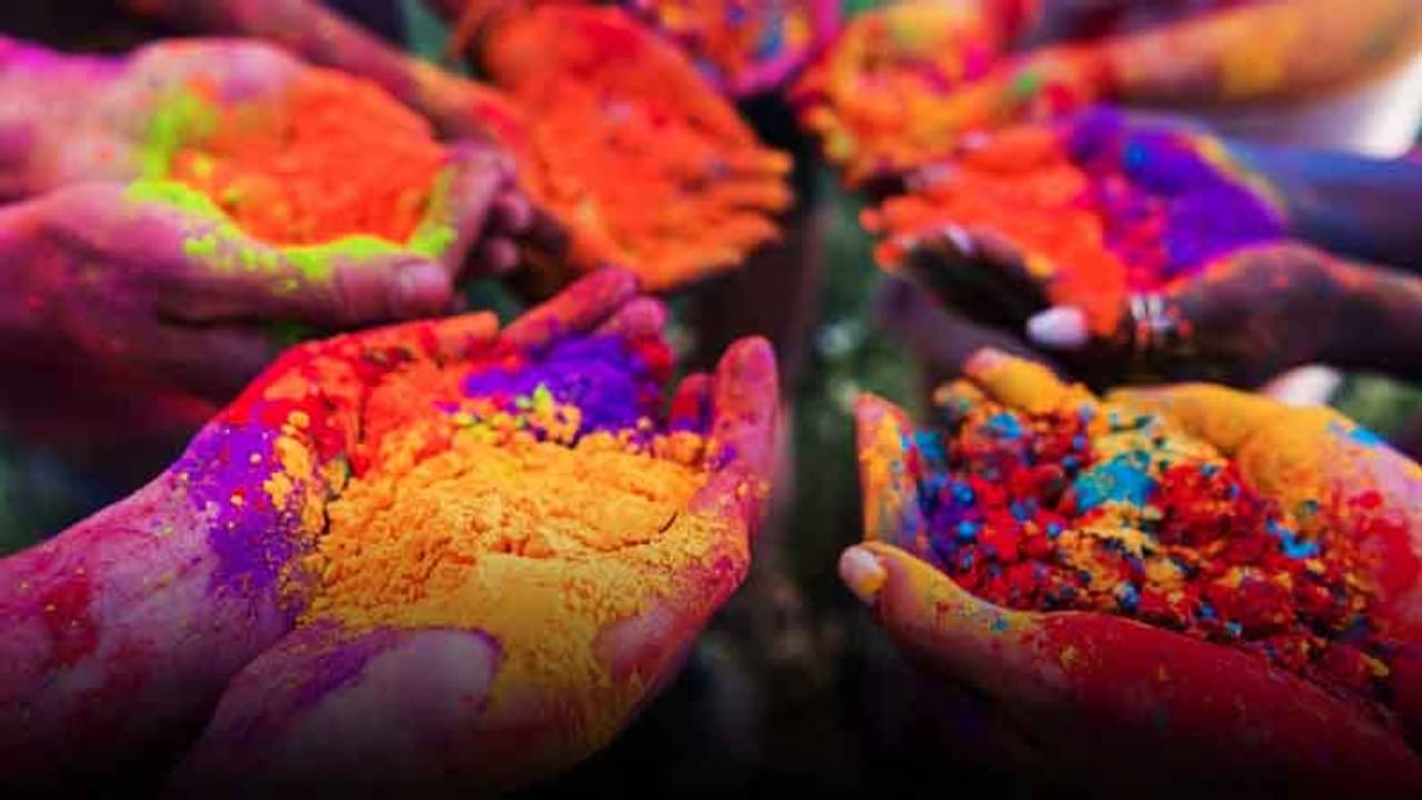 হোলির সময় বেড়াতে যাবেন ভাবছেন? চোখ বুলিয়ে নিন স্পেশ্যাল ট্রেনের তালিকায়