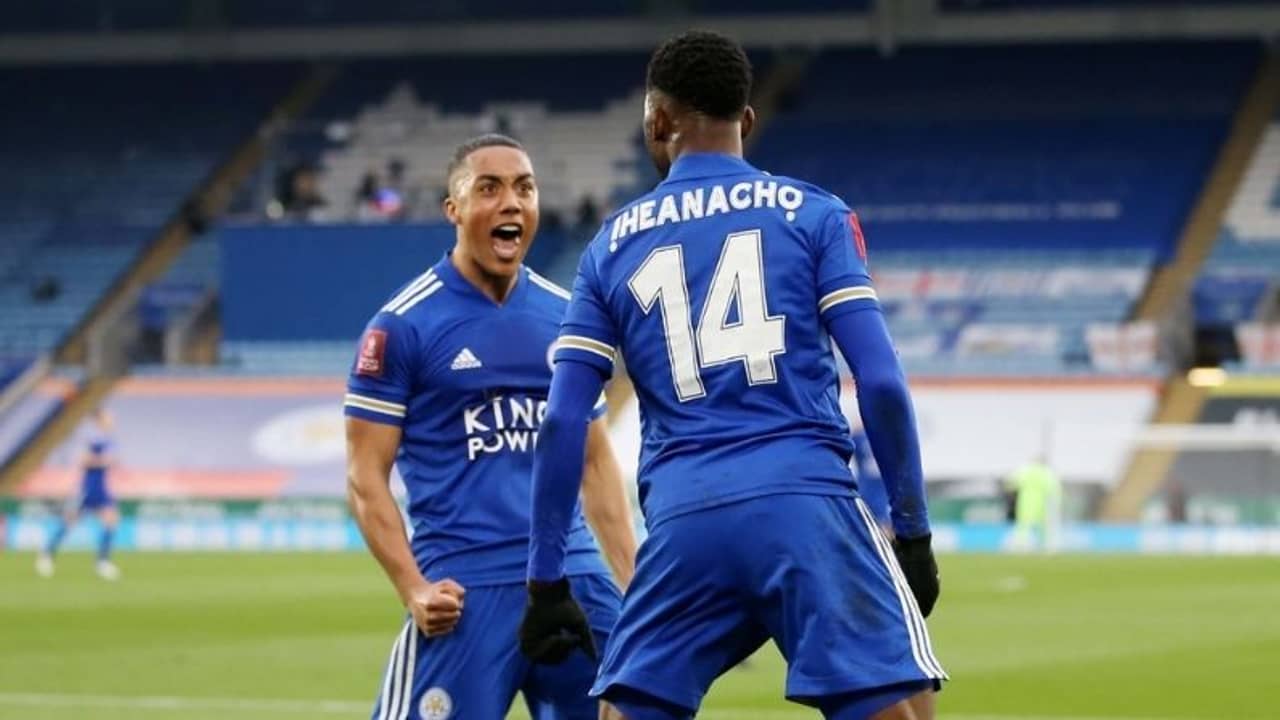 ম্যাঞ্চেস্টারের ছুটি করে এফএ কাপে ইতিহাস লেস্টারের