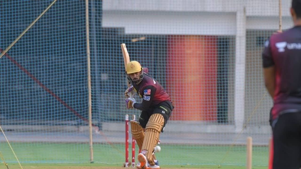 কেকেআরের নেটে নেমে পড়লেন করুণ নায়ার