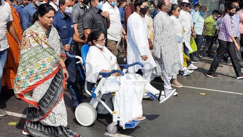 আহত বাঘ আরও ভয়ঙ্কর, খেলা হবে, রাজপথ থেকে বার্তা মমতার