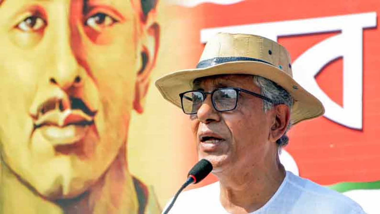 বিজেপি শাসনে সংবিধানের দম বন্ধ, কড়া আক্রমণ মানিক সরকারের