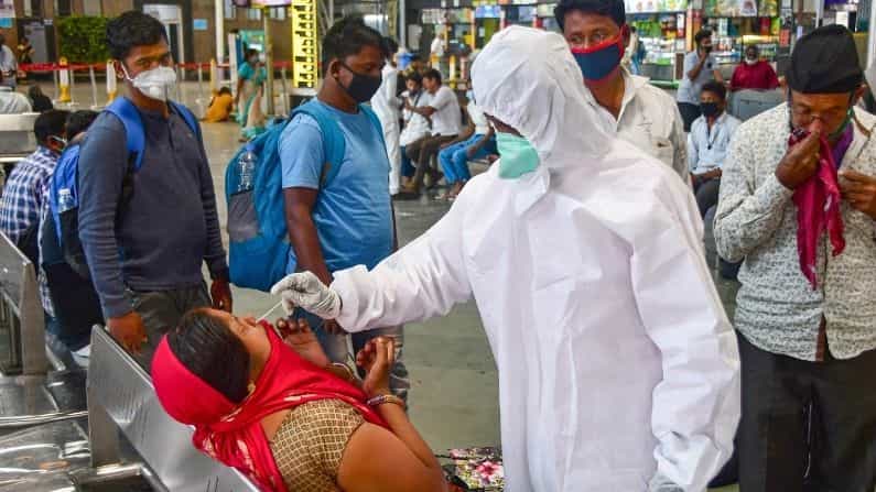 'অন্তিম হুঁশিয়ারি', নিয়ম অমান্য হলেই কড়া লকডাউন, বার্তা মুখ্যমন্ত্রীর 'অন্তিম হুঁশিয়ারি', নিয়ম অমান্য হলেই কড়া লকডাউন, বার্তা মুখ্যমন্ত্রীর