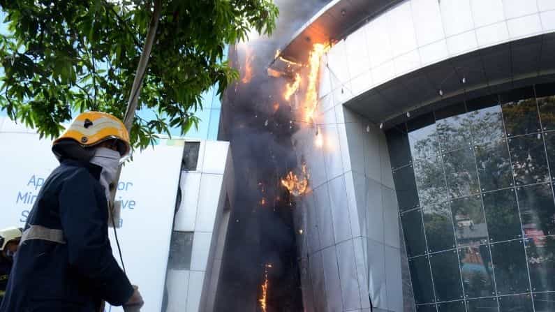 'আমায় ক্ষমা করে দিন', হাসপাতালে অগ্নিকাণ্ডে মর্মাহত মুখ্যমন্ত্রী, ঘোষণা ক্ষতিপূরণের 'আমায় ক্ষমা করে দিন', হাসপাতালে অগ্নিকাণ্ডে মর্মাহত মুখ্যমন্ত্রী, ঘোষণা ক্ষতিপূরণের