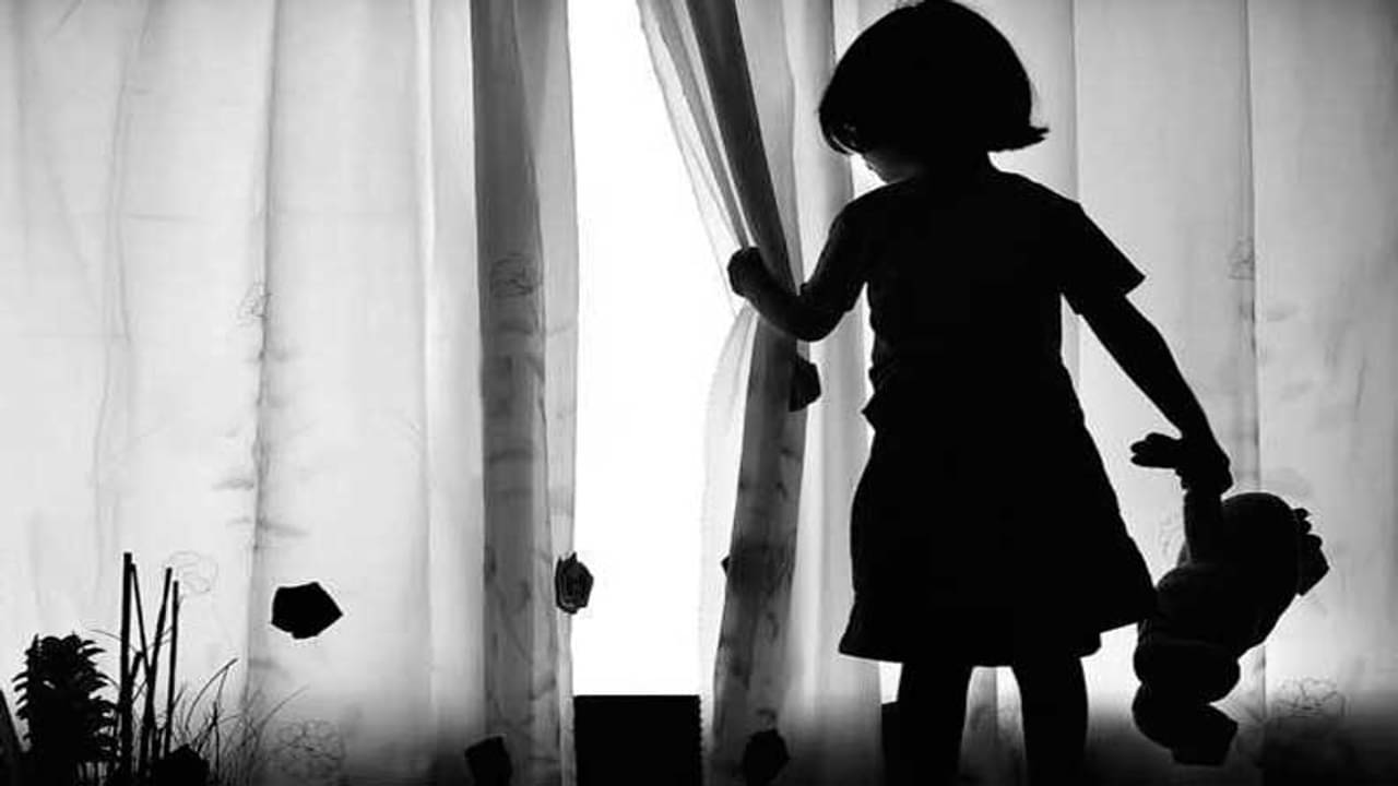 ঘেন্নায় গা গুলিয়ে উঠবে আপনারও! চার বছরের শিশুকে যৌন নির্যাতন ৮০ পার দাদু-দিদার