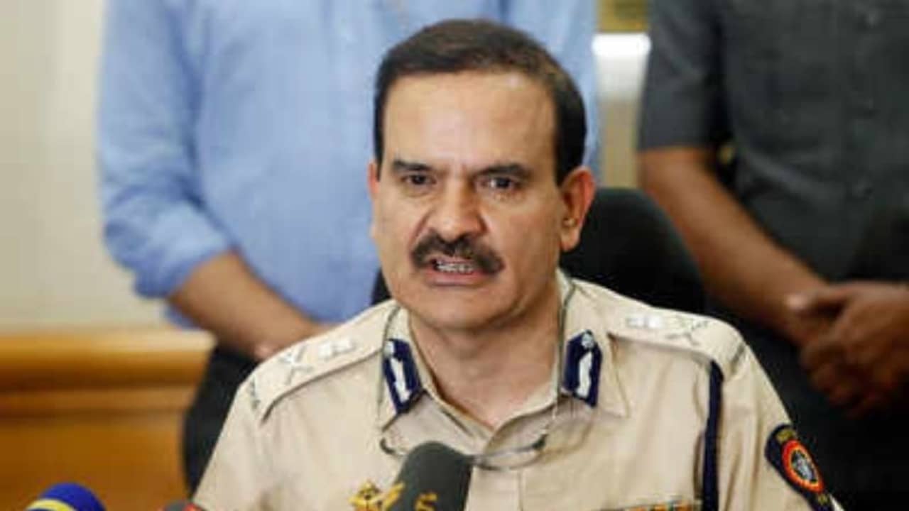 এফআইআর কোথায়? আপনি কি আইনের উর্ধ্বে? হাইকোর্টের প্রশ্নে বিপাকে প্রাক্তন পুলিশকর্তা