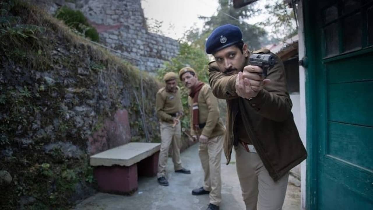 জঙ্গল অভিযান-এ এবার পরমব্রত এবং রবিনা ট্যান্ডন