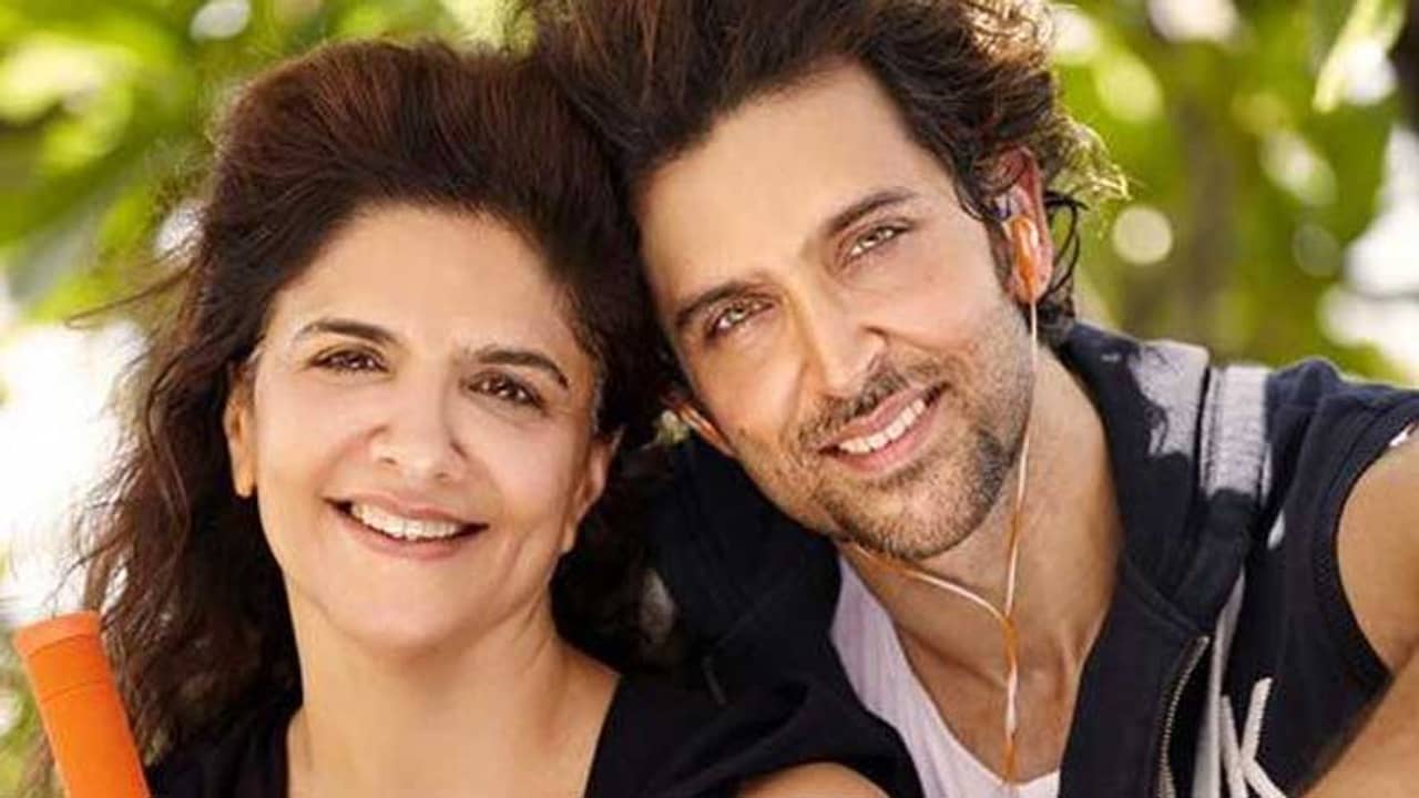 ঋত্বিক রোশনের মা পিঙ্কির বেস্ট ফ্রেন্ড নাকি এক নায়িকা?