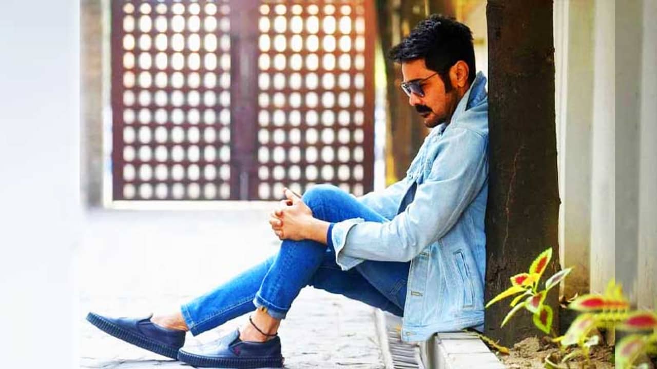 পছন্দ বদলায়নি ‘ইন্ডাস্ট্রি’র, কার সঙ্গে মিলে যায় সেই রং?