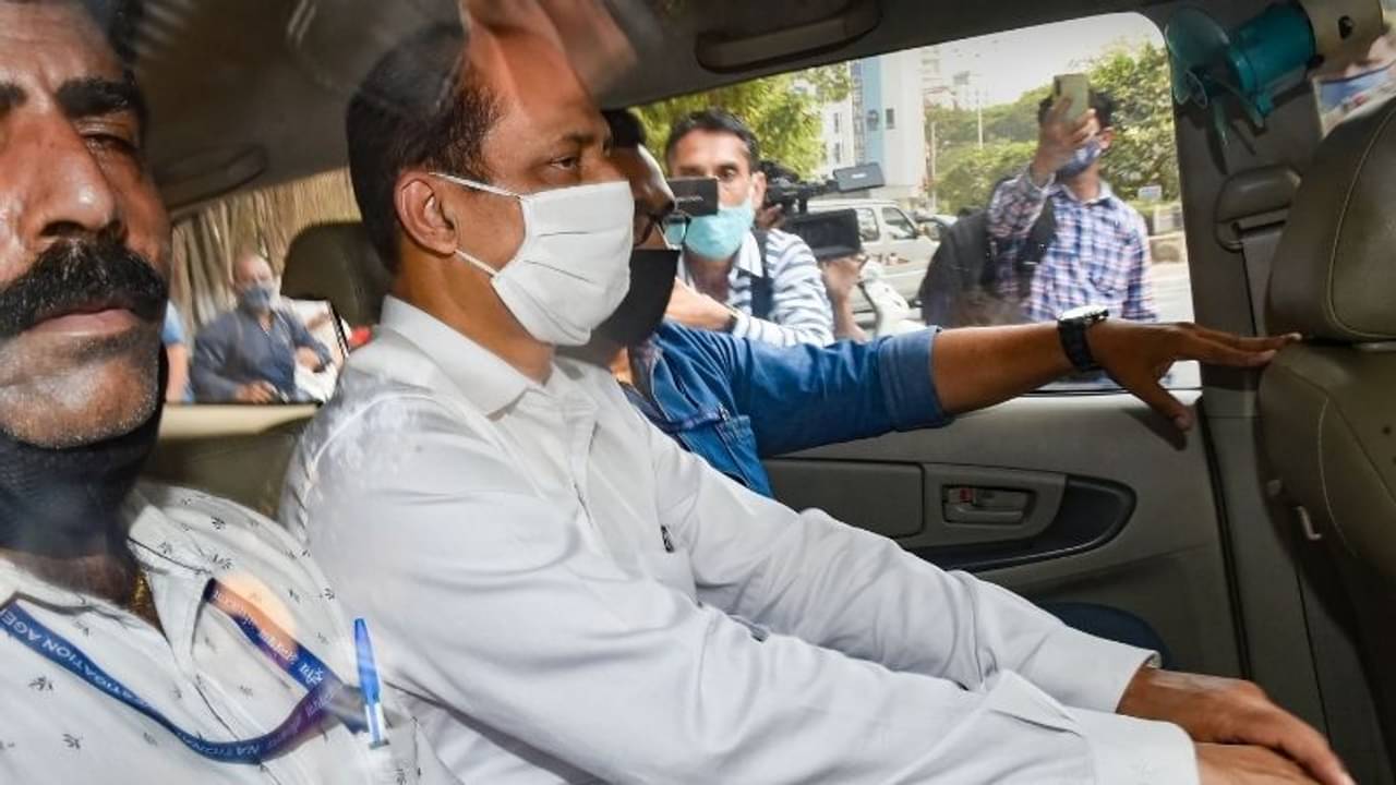 বিজেপির হিটলিস্টের শিকার সচিন অম্বানী ভবনকাণ্ডে তোপ শিবসেনার