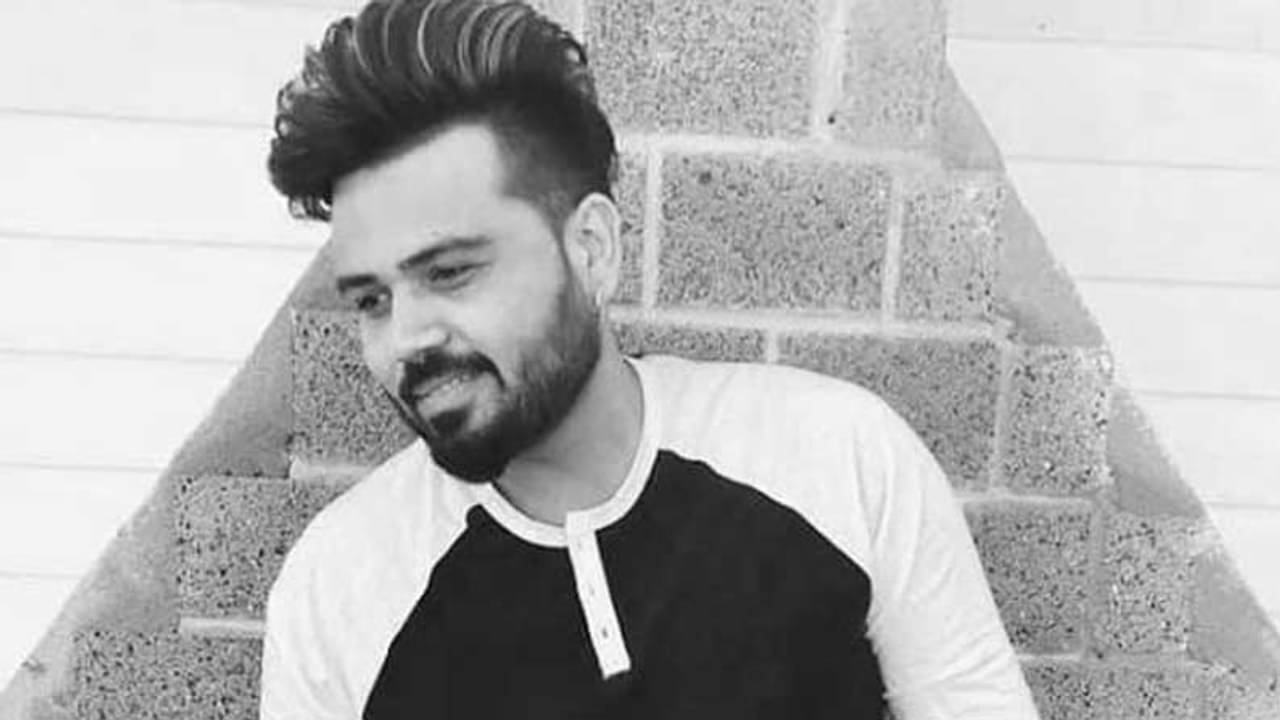 ৩১ বছর বয়সে পথ দুর্ঘটনায় মৃত্যু হল গায়কের