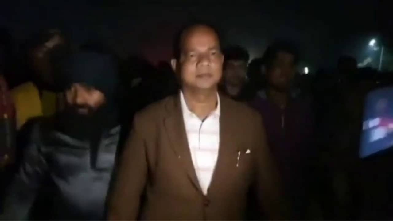 রাজ্যের মন্ত্রীর সামনে বোমা ফেটে ভয়াবহ বিস্ফোরণ! ময়দানে নেমেই গুরুত্বপূর্ণ নথি এনআইএ-এর হাতে