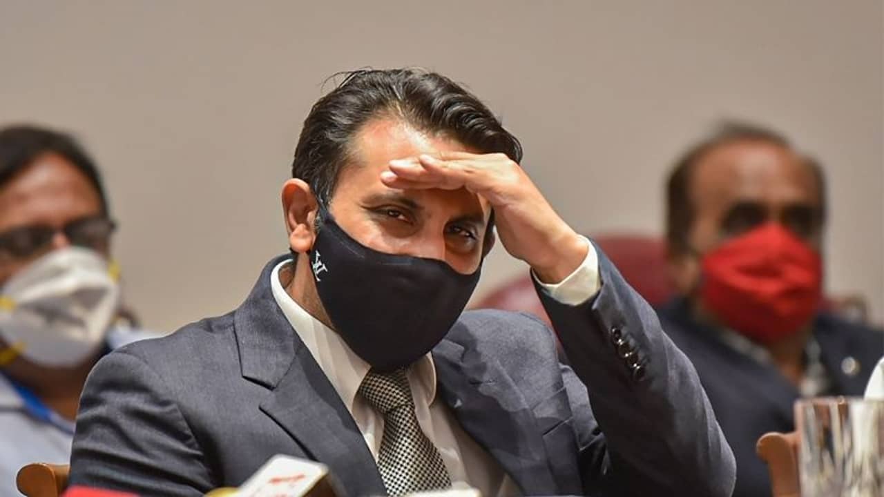 আইনি নোটিসের মুখে সেরাম, ৩ মাসের মধ্যে প্রয়োজন ৩ হাজার কোটি টাকা!