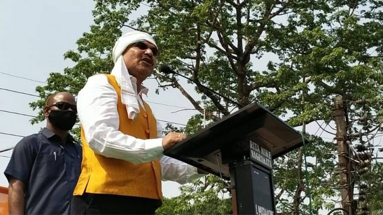 ভিডিয়ো: মুখ ফস্কে সিপিএম-কে স্বৈরাচারী বলে বসলেন অধীর, চরম অস্বস্তি জোটে