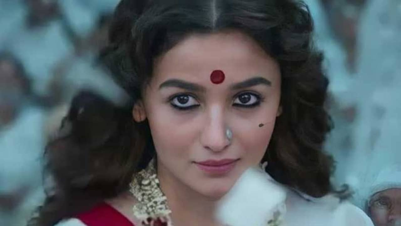 ওটিটি-তে মুক্তি পাবে আলিয়ার ‘গাঙ্গুবাঈ কাথিয়াওয়াড়ি’?