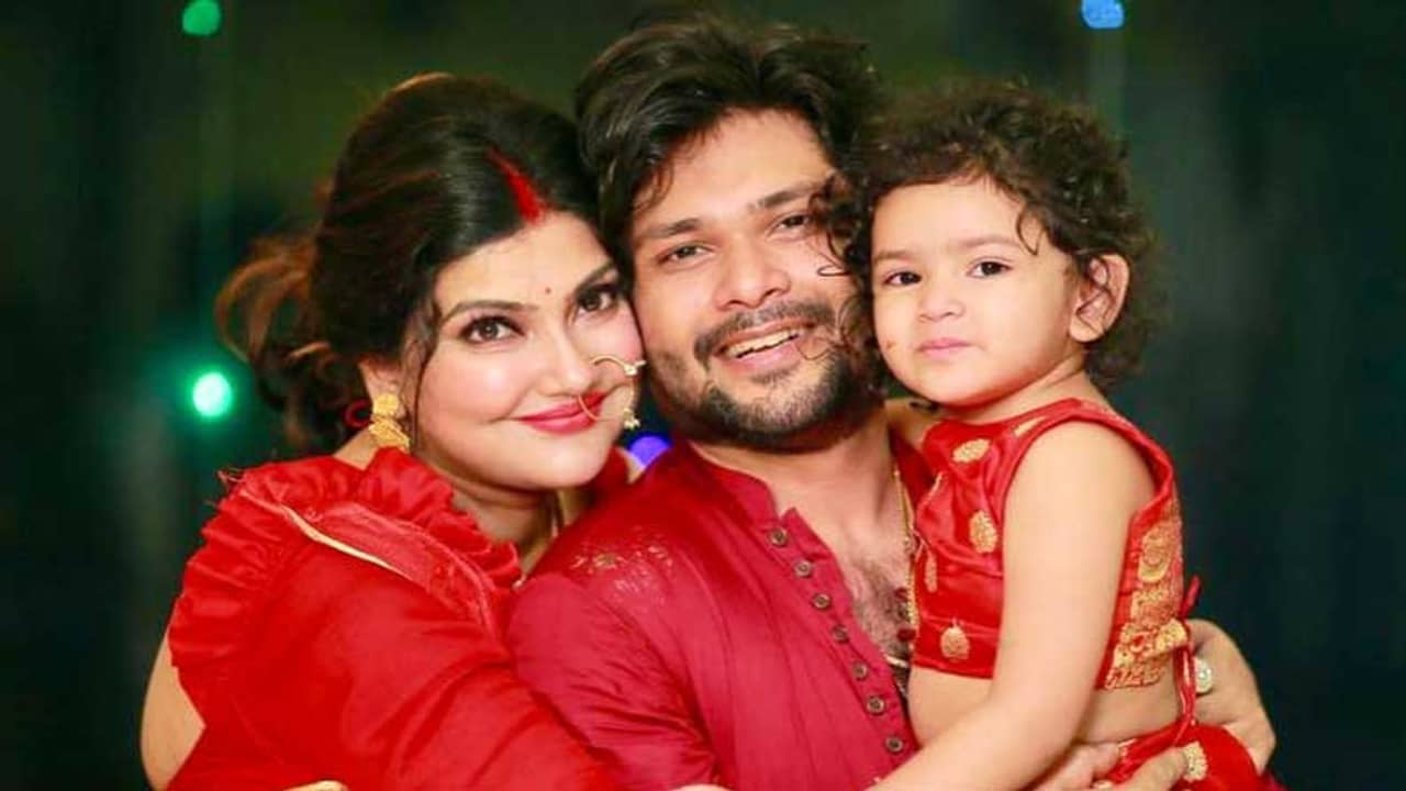 বাড়িতেই সেলিব্রেশন, জন্মদিনে বড় অনুষ্ঠান বাতিল করলেন অনীক