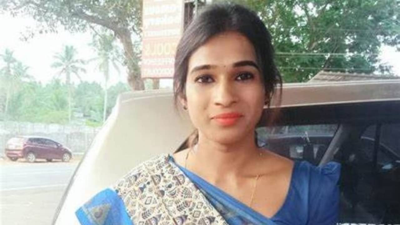 দেহ ব্যবসায়ী হিসেবে প্রদর্শন, ক্ষোভ-দুঃখে নির্বাচন থেকে সরে দাঁড়ালেন কেরলের প্রথম রূপান্তরকামী প্রার্থী