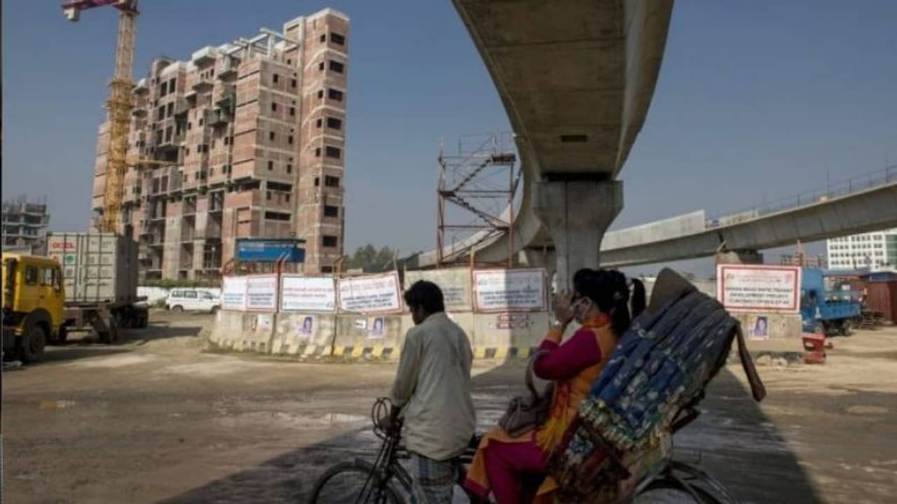 রোখা যাচ্ছে না সংক্রমণ, জাতীয় লকডাউনের পথে বাংলাদেশ