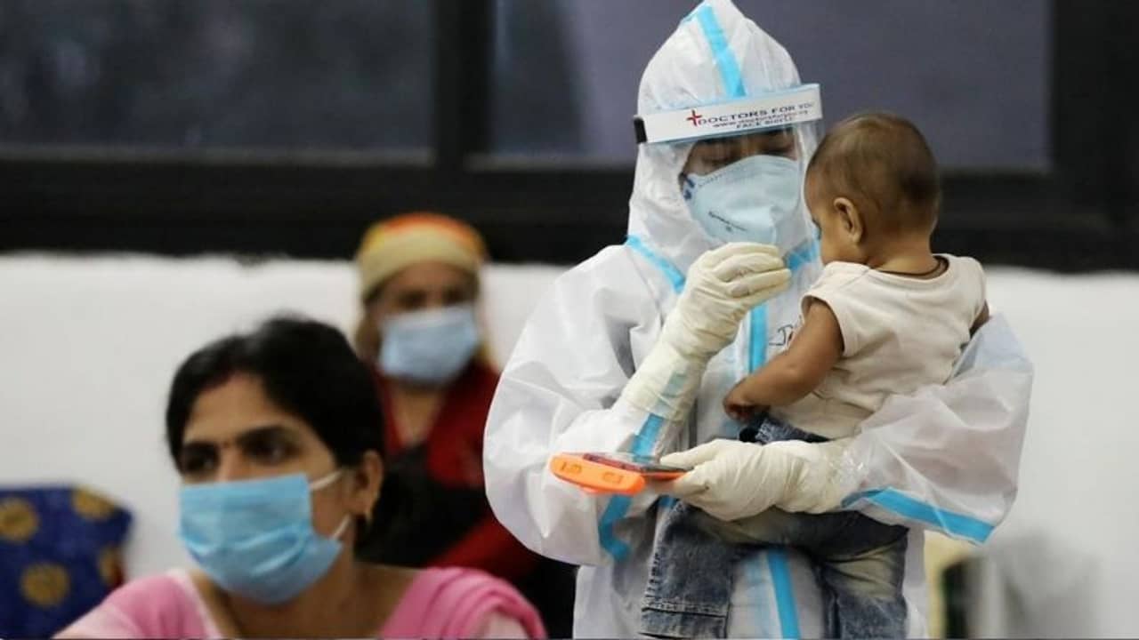 করোনা যেন বহুরূপী, মিউটেশনে আরও মারাত্মক ডবল মিউট্যান্ট স্ট্রেন