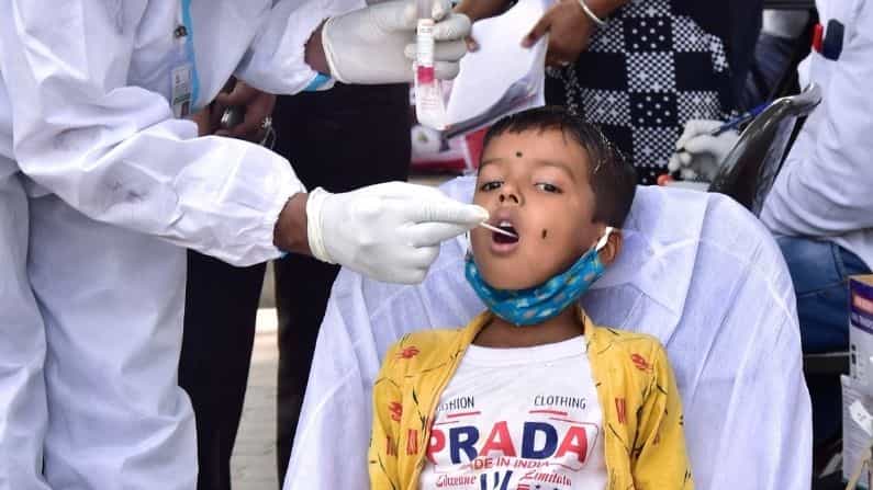 এবছর করোনায় বিপদ বাড়ছে শিশুদেরও! কী উপসর্গ, কেমন হবে চিকিৎসাবিধি? সতর্কবার্তা কমিটি প্রধানের