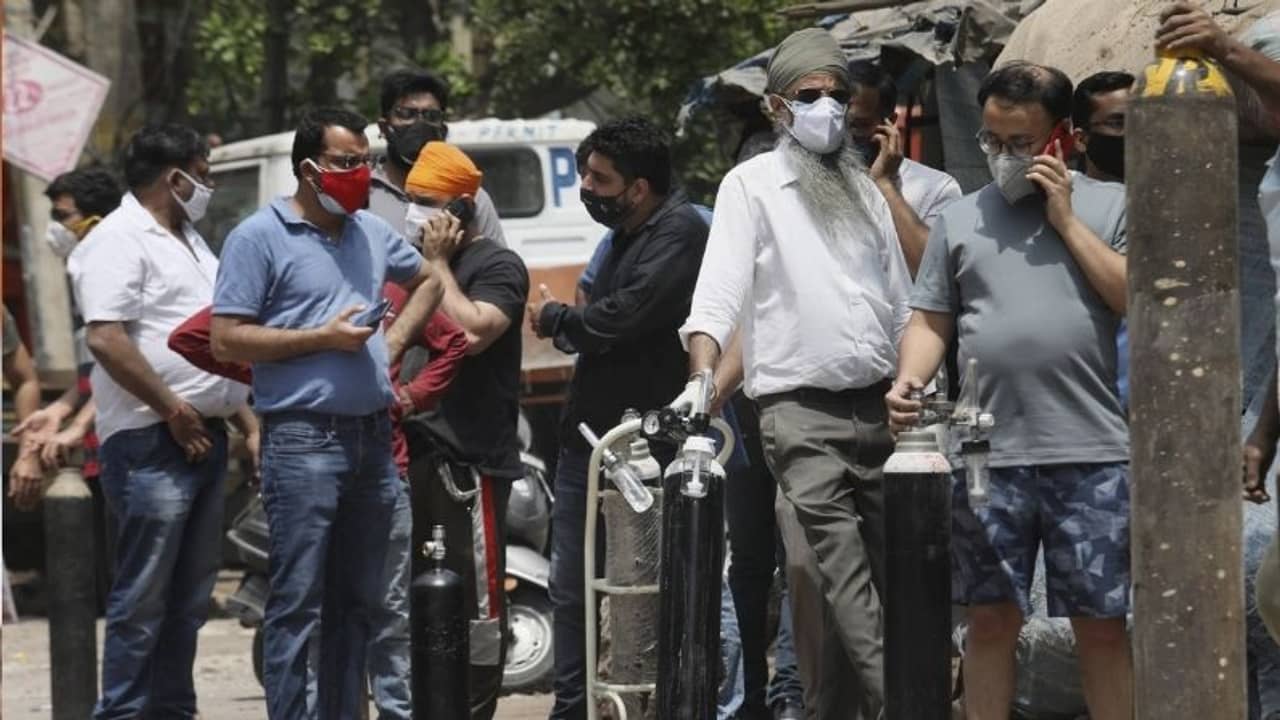 টিকাকরণে দ্রুততা আনতে রাজ্যগুলিকে ফিল্ড হাসপাতাল গড়ার পরামর্শ কেন্দ্রের