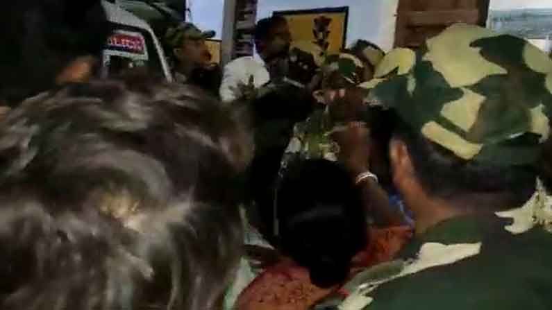 West Bengal Assembly Election 2021 Phase 3: শুনশান রাস্তা, কিশোরীর মুখ চেপে জঙ্গলে টেনে নিয়ে গেলেন জওয়ান! বুথের সামনেই ভয়ঙ্কর কাণ্ড West Bengal Assembly Election 2021 Phase 3: শুনশান রাস্তা, কিশোরীর মুখ চেপে জঙ্গলে টেনে নিয়ে গেলেন জওয়ান! বুথের সামনেই ভয়ঙ্কর কাণ্ড