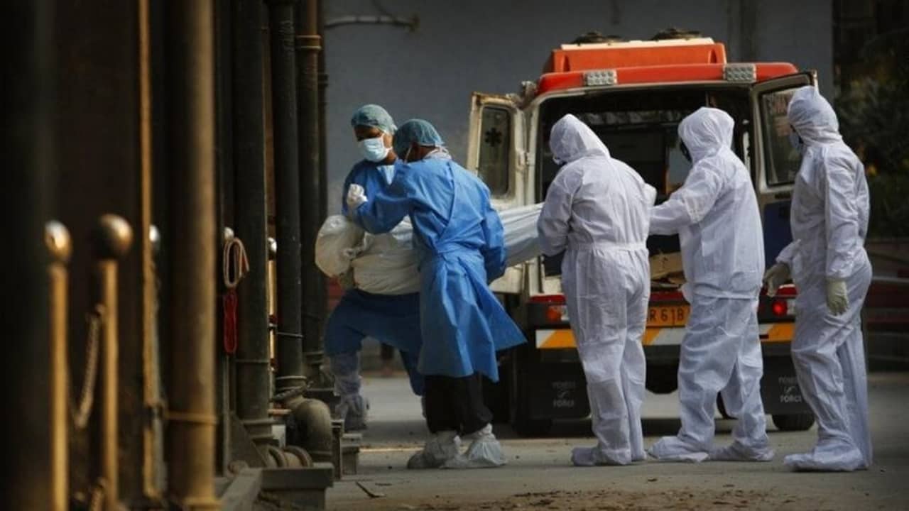 করোনায় রাশ টানতে রাজ্যগুলিকে অঞ্চল ভিত্তিক কার্ফুর সুপারিশ কেন্দ্রের