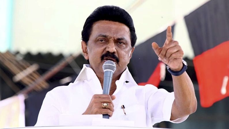 নির্বাচনের আগেই ফের আয়কর হানা, 'টাকা বিলি'র অভিযোগে এ বার নজরে স্তালিন-জামাতা নির্বাচনের আগেই ফের আয়কর হানা, 'টাকা বিলি'র অভিযোগে এ বার নজরে স্তালিন-জামাতা