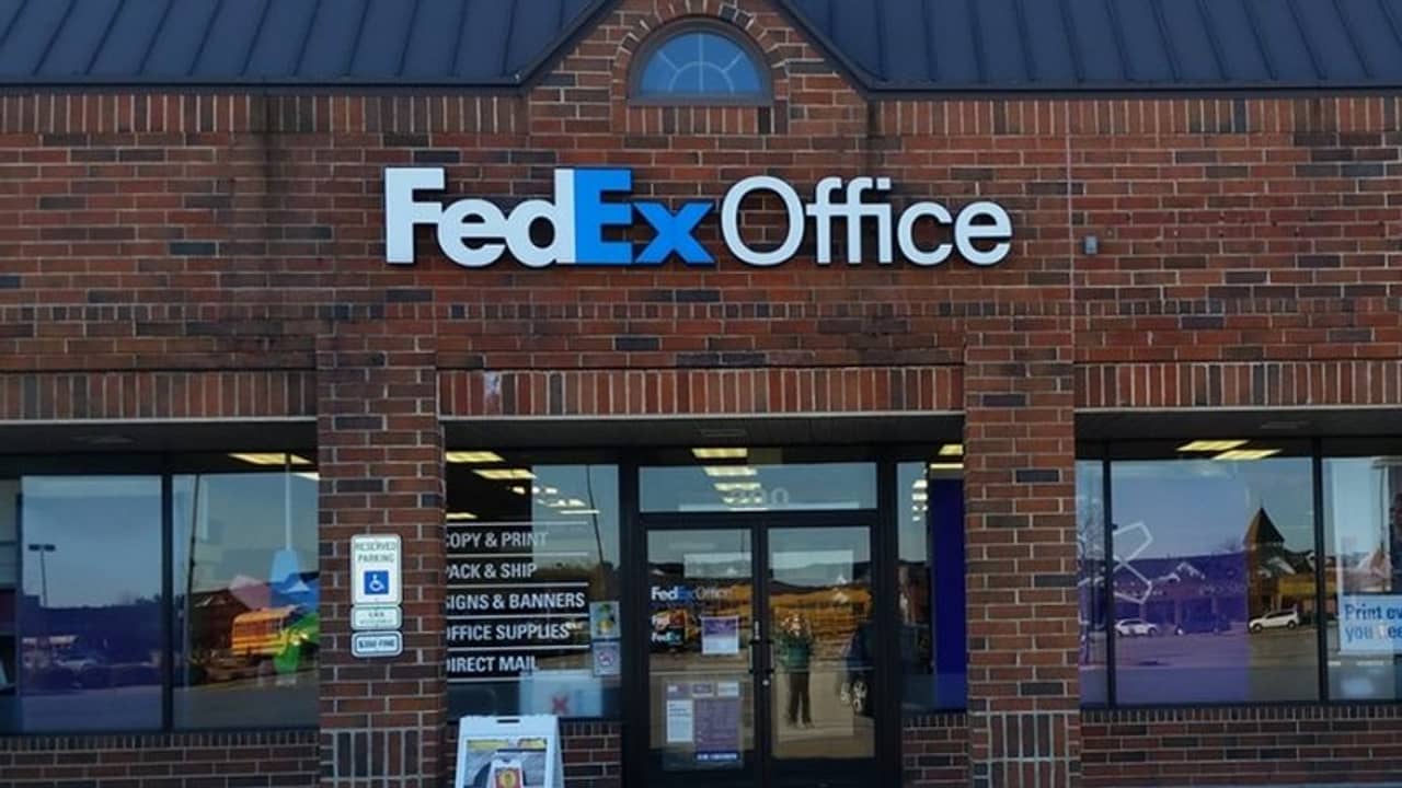 ফের রক্তাক্ত মার্কিন মুলুক, ফেডএক্স দফতরের সামনে বন্দুকবাজের হামলায় মৃত কমপক্ষে ৮