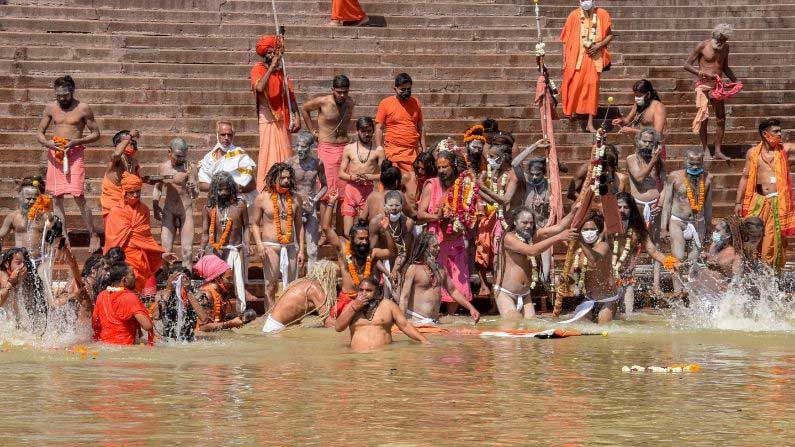 শাহি স্নান মিটতেই ৫ হাজার পার করল দৈনিক আক্রান্ত, হরিদ্বার জুড়ে জারি কার্ফু