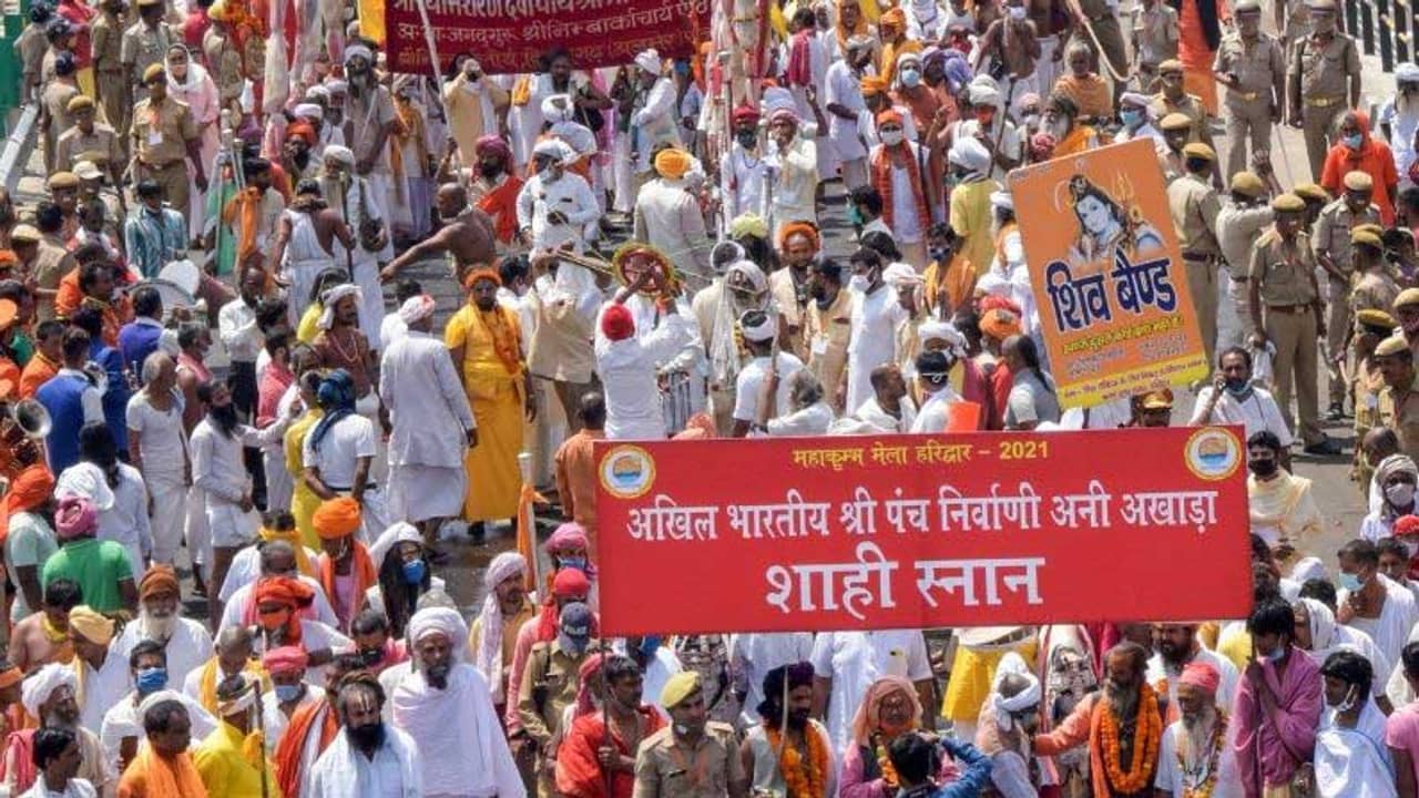 প্রসাদের মতো করোনা বিলি করবে কুম্ভ ফেরত যাত্রীরা, মুম্বইয়ে সম্পূর্ণ লকডাউনের দাবি মেয়রের