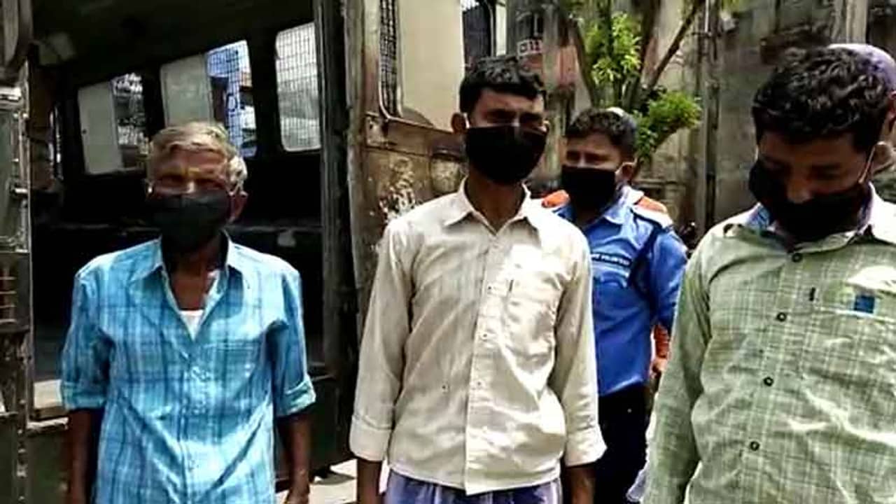 ওদের মধ্যে এক জনের বয়স সত্তোরের কোঠায়! ডালুবাবুর গাড়িতে হামলায় ধৃত তিন তৃণমূল কর্মী