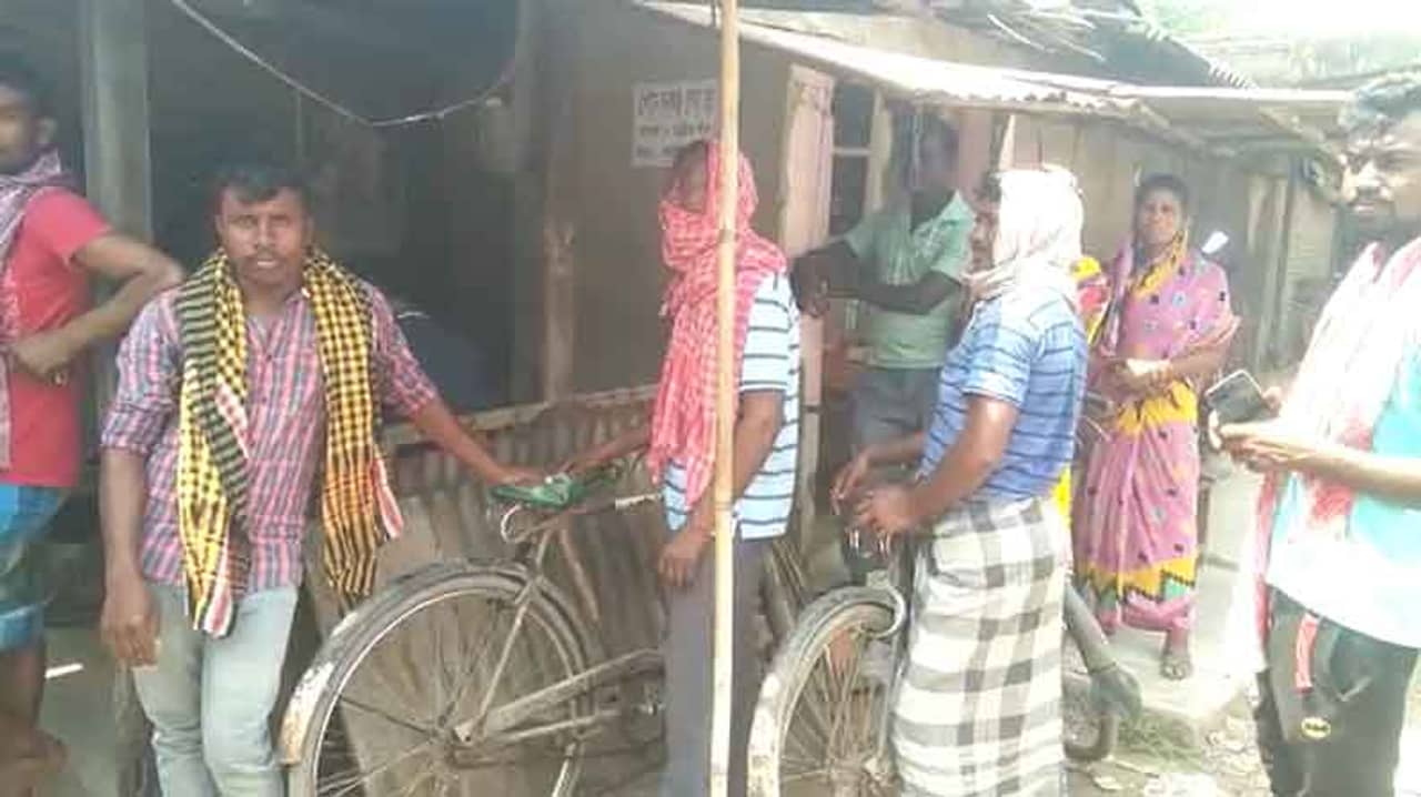 ভরা জলসায় খুব কাছ থেকে তৃণমূল নেতাকে পরপর গুলি! শিউরে উঠলেন গ্রামবাসীরা