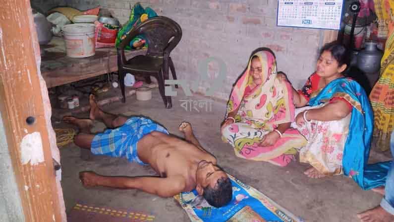 West Bengal Assembly Election 2021 Phase 2: ভোটের সকালে নন্দীগ্রামে ভয়ঙ্কর কাণ্ড! ঘরের মধ্যেই উদ্ধার গলায় ফাঁস লাগানো বিজেপি কর্মীর দেহ West Bengal Assembly Election 2021 Phase 2: ভোটের সকালে নন্দীগ্রামে ভয়ঙ্কর কাণ্ড! ঘরের মধ্যেই উদ্ধার গলায় ফাঁস লাগানো বিজেপি কর্মীর দেহ