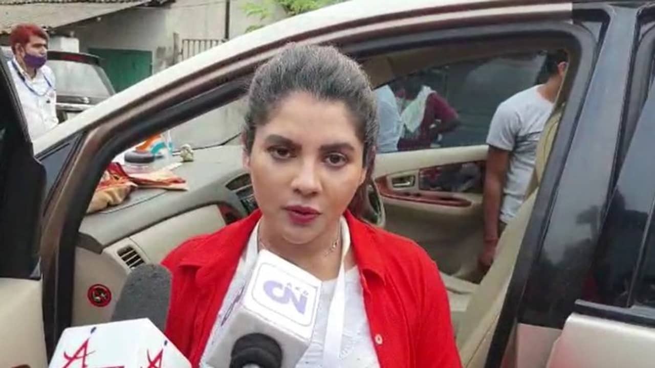 West Bengal Assembly Election 2021 Phase 4: উড়ে এল আধলা ইট, চুরমার হল গাড়ির কাচ, আক্রান্ত বিজেপি প্রার্থী পায়েল