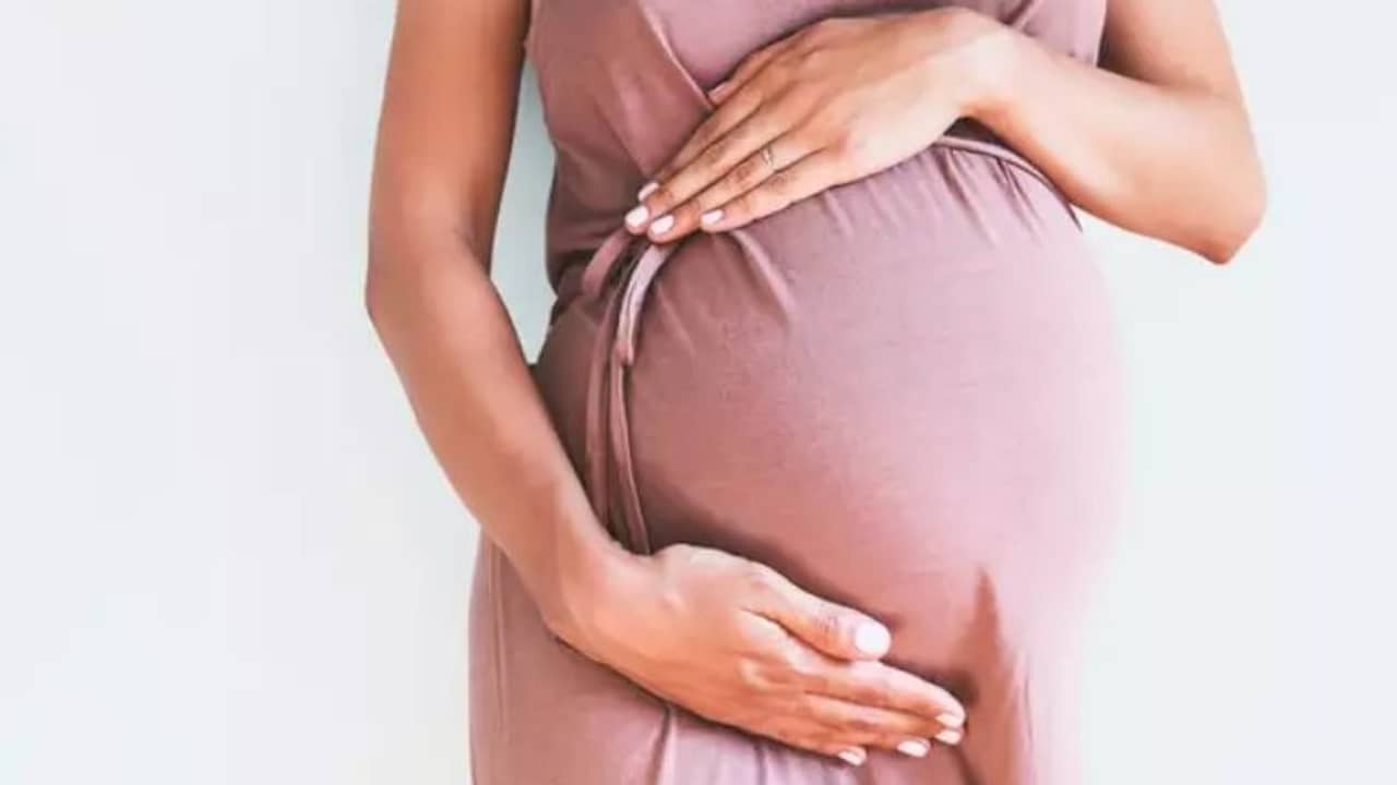 অন্তঃসত্ত্বা মায়ের কাছ থেকে কি গর্ভের সন্তানে ছড়াতে পারে করোনাভাইরাস?