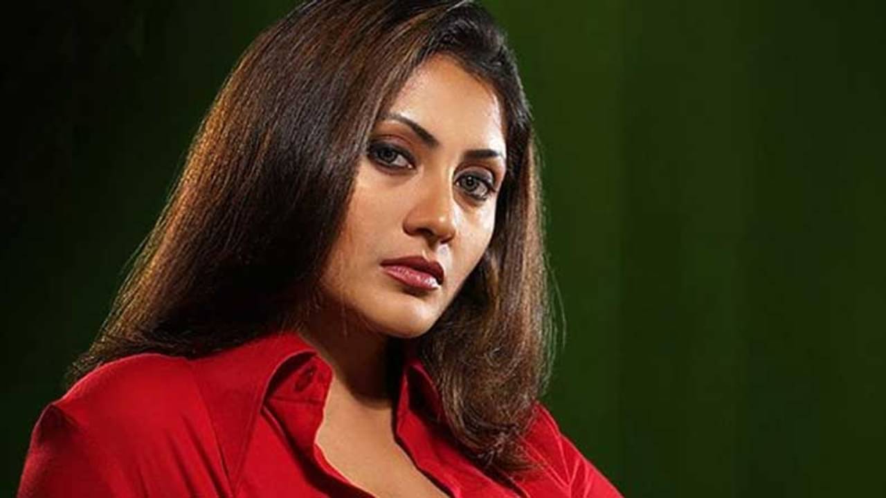 রাজনীতিকে কেরিয়ার হিসেবে নিতে চান রিমি সেন, কিন্তু...