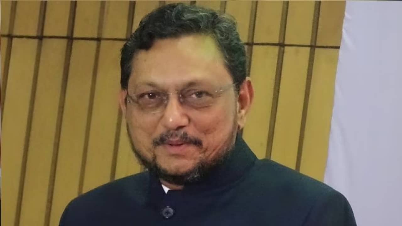 মেয়াদের শেষকালে বেনজির সিদ্ধান্তে অনড় বিদায়ী প্রধান বিচারপতি এসএ বোবদে