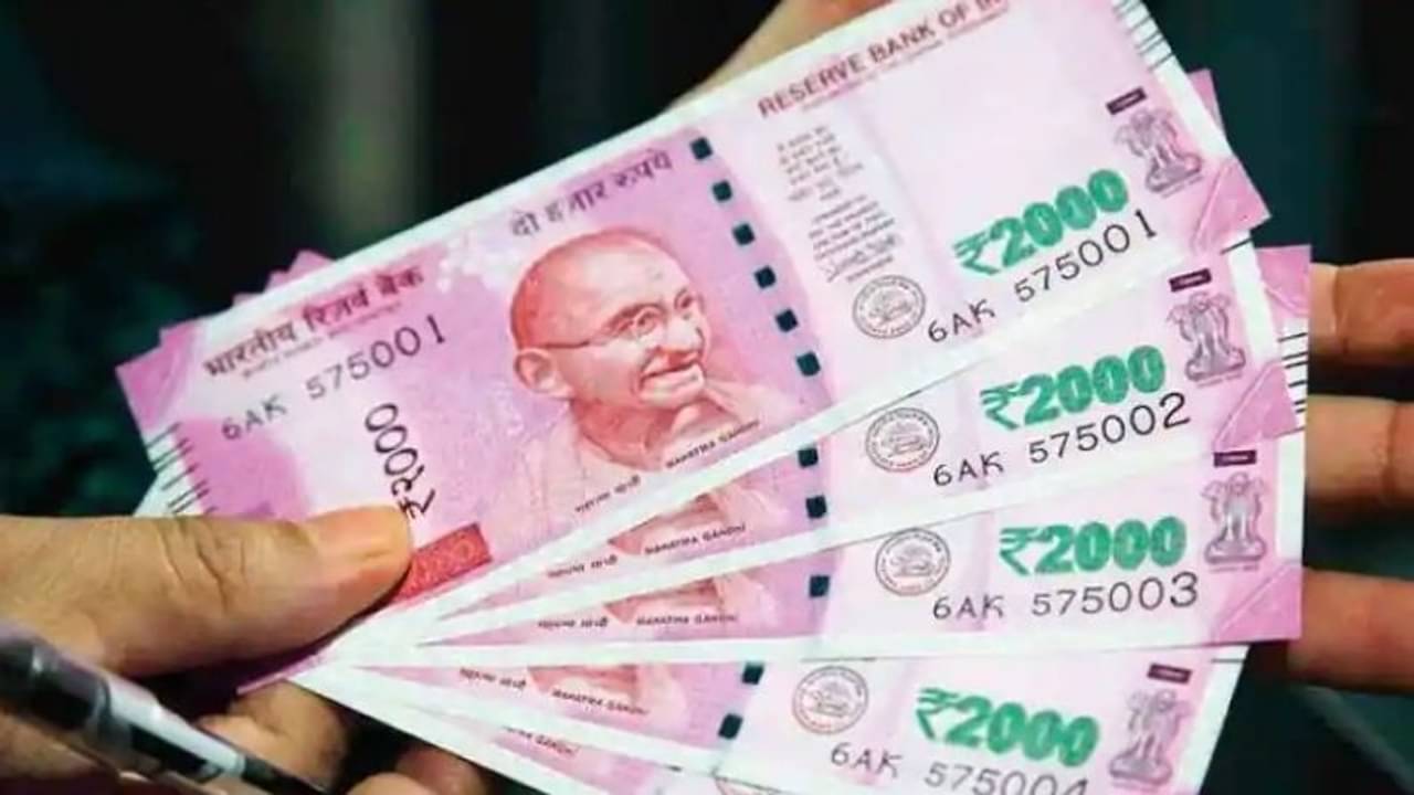 অবসরের পর টাকা জমাবেন? রইল প্রবীন নাগরিকদের জন্য বিশেষ স্কিমের খুঁটিনাটি